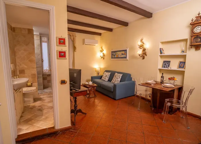 Navona Little Home